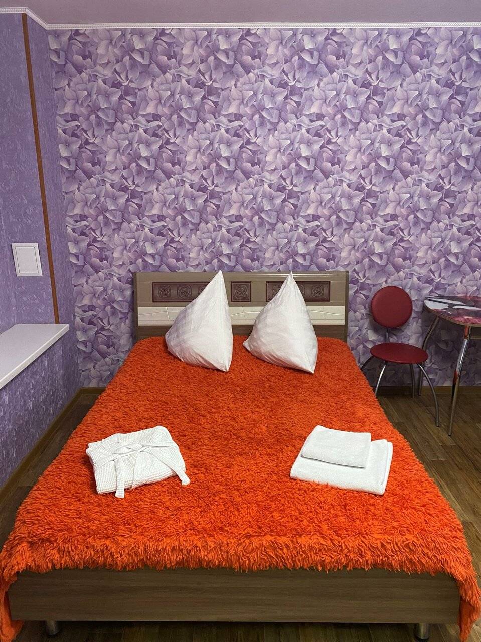 Номер стандарт с 1 двуспальной кроватью